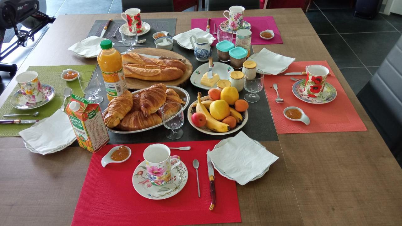 B&B Du Cerisier, Diner Sur Demande Noyers  ภายนอก รูปภาพ