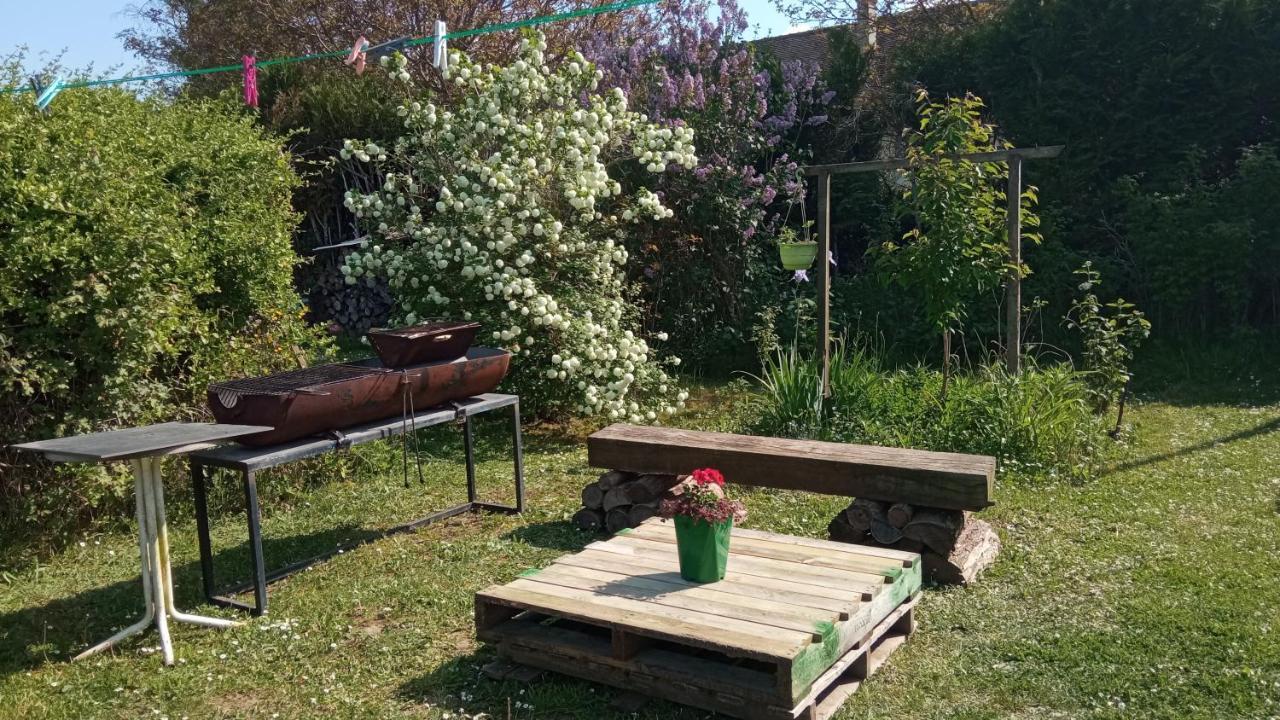 B&B Du Cerisier, Diner Sur Demande Noyers  ภายนอก รูปภาพ